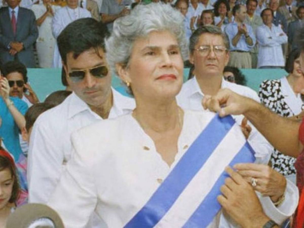 La expresidenta de Nicaragua Violeta Barrios de Chamorro sufre embolia cerebral