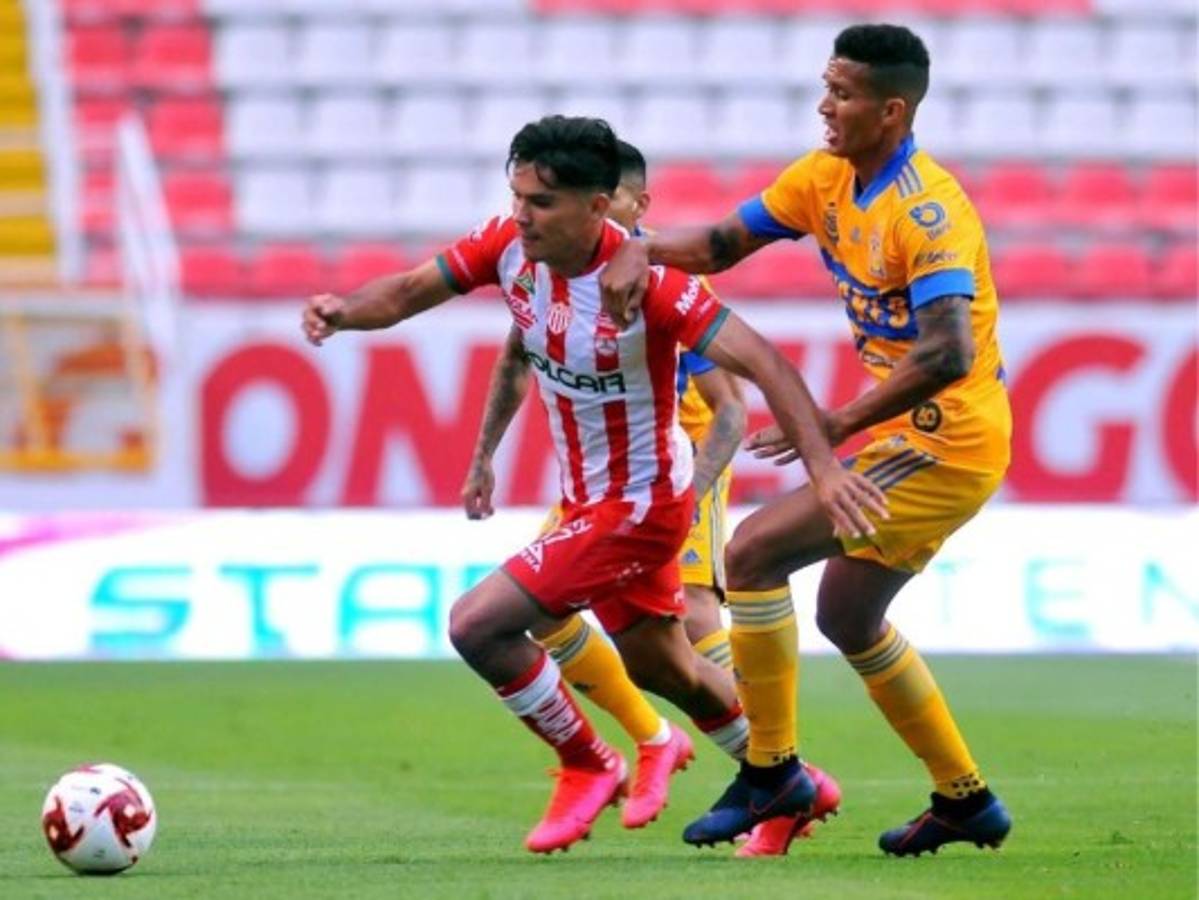 Tigres vence 3-0 a Necaxa en arranque del fútbol mexicano