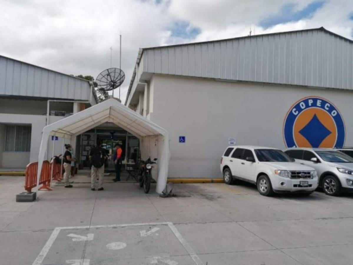 Atic secuestra documentos en Copeco por caso de hospital móvil en Villanueva, Cortés