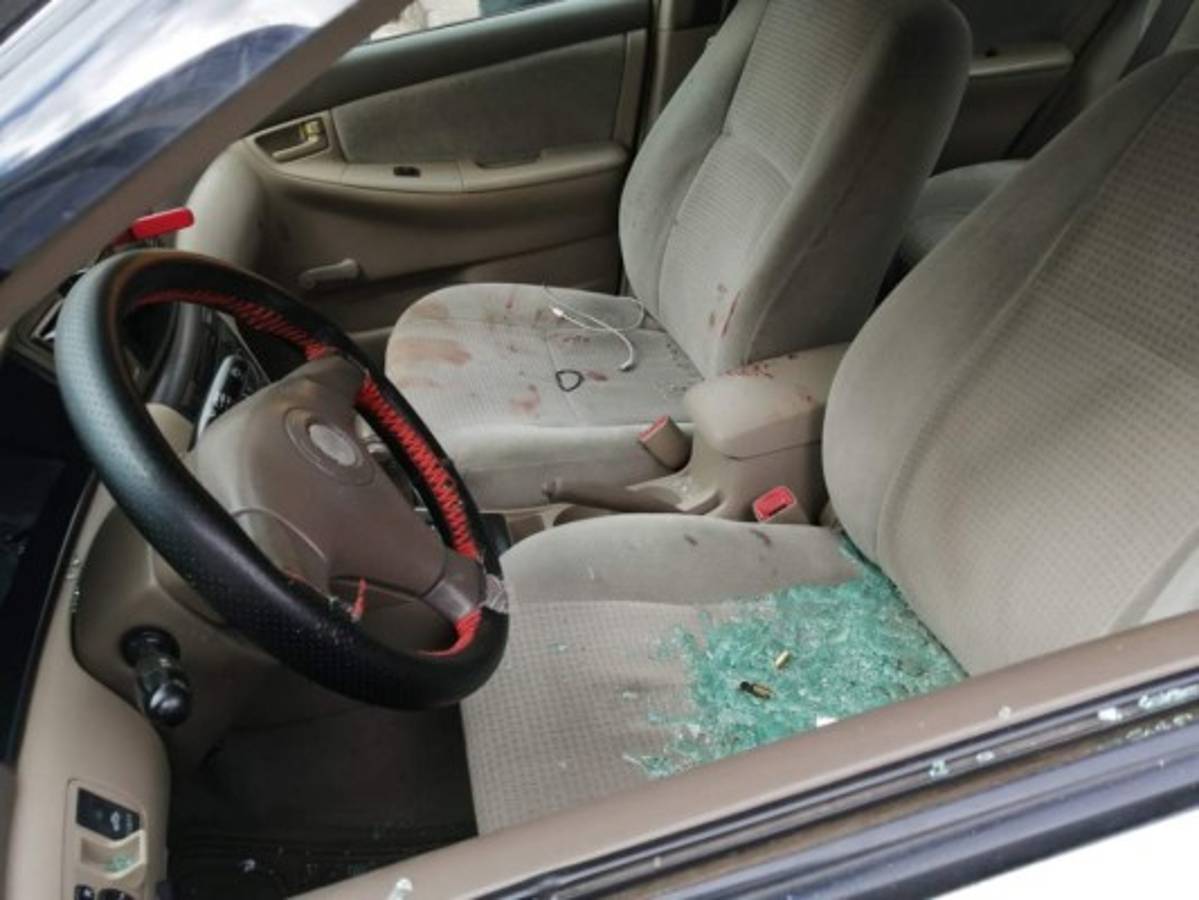 Así quedó el interior de la unidad de transporte tras la balacera.