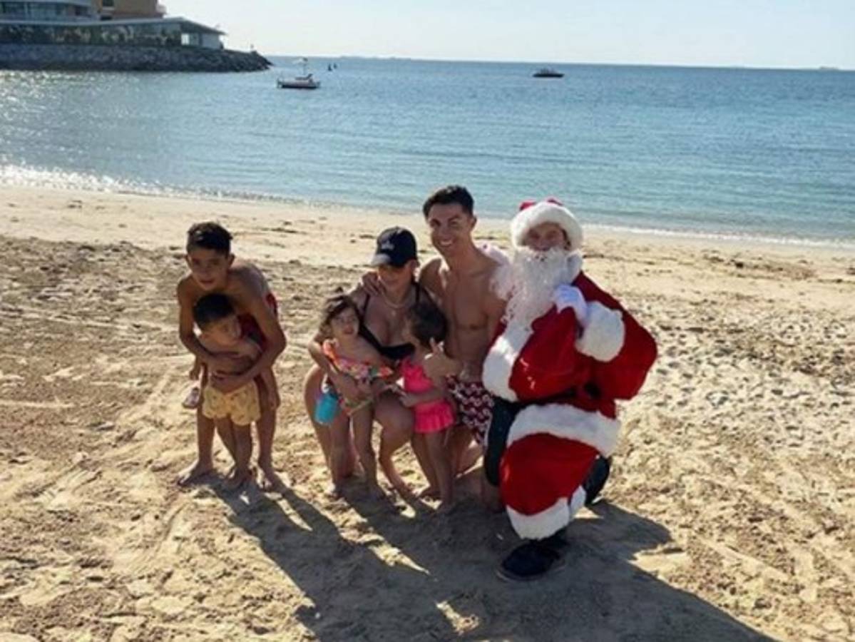 La foto de Navidad de Cristiano Ronaldo que se hizo viral por Messi