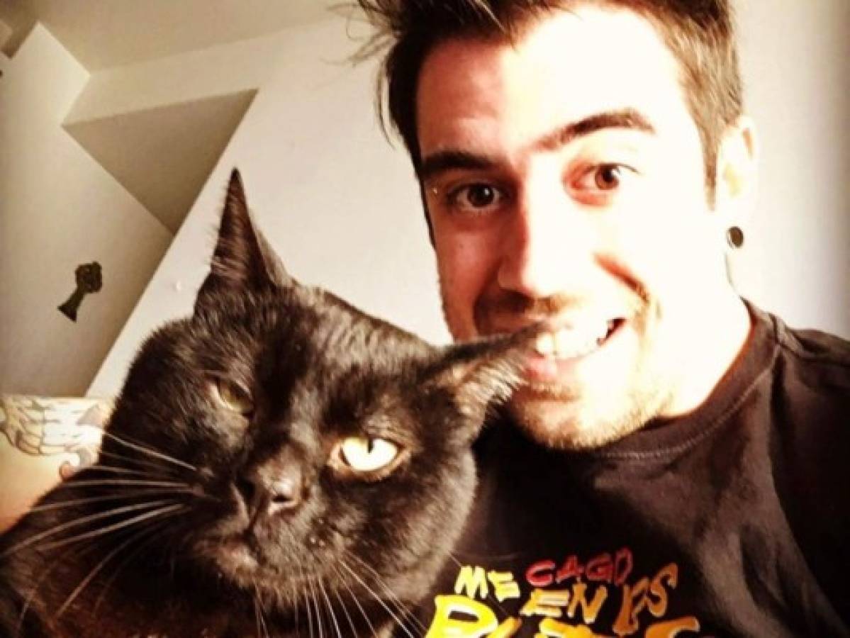 'Hoy ha muerto una parte de mí', dice Auronplay tras la pérdida de su gato