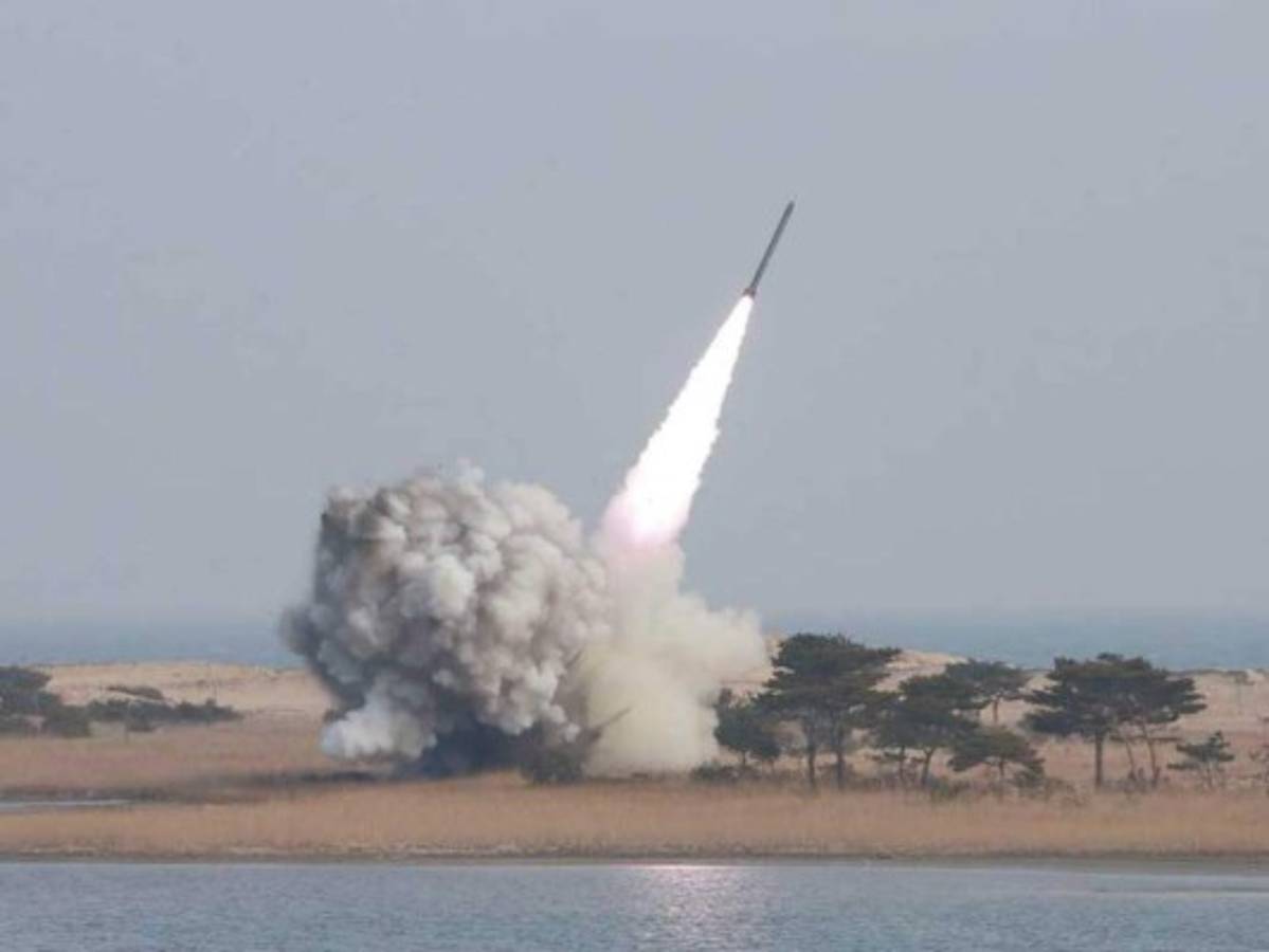 La UE advierte que el misil norcoreano es una 'amenaza para la paz internacional'