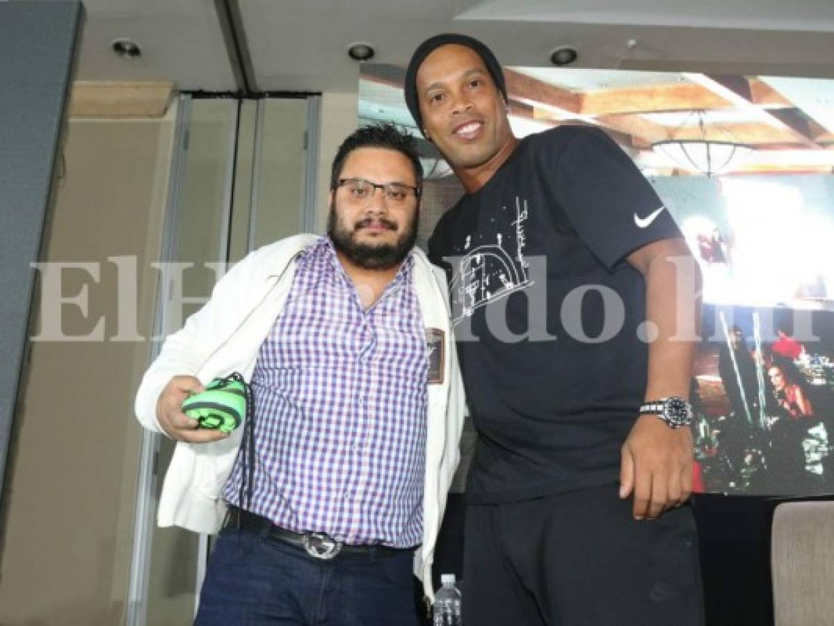 Hondureño paga 40 mil lempiras por tacos de Ronaldinho