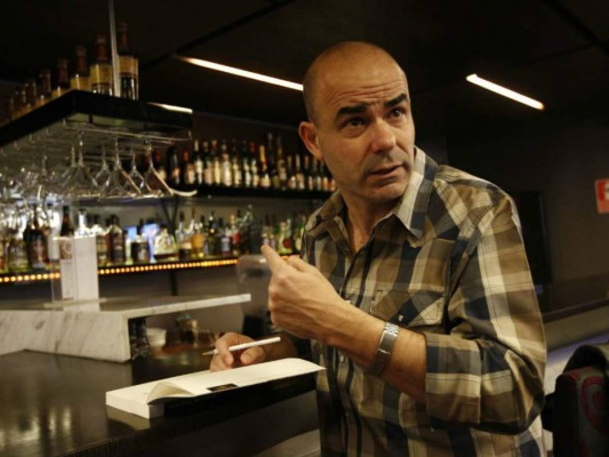 El escritor argentino Eduardo Sacheri ganó el Premio Alfaguara de Novela 2016