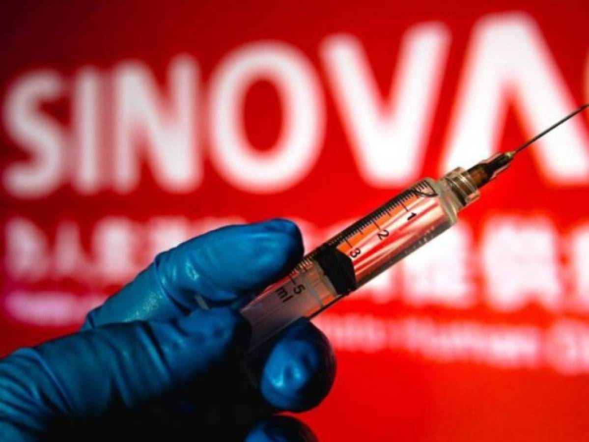 La OMS aprueba el uso de emergencia de la vacuna china anticovid Sinovac  