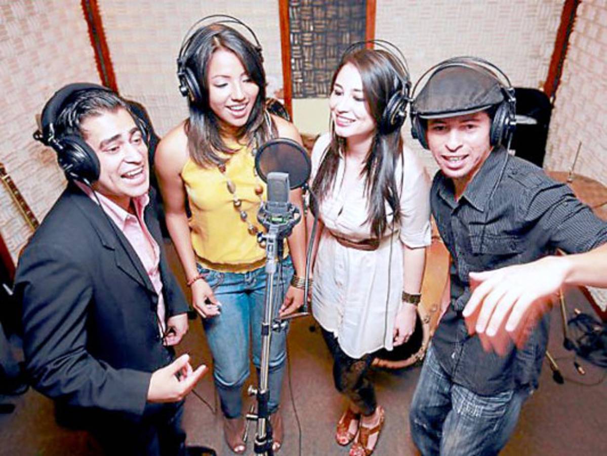 Cuatro jóvenes le dan voz a la pegajosa canción de la Teletón 2011