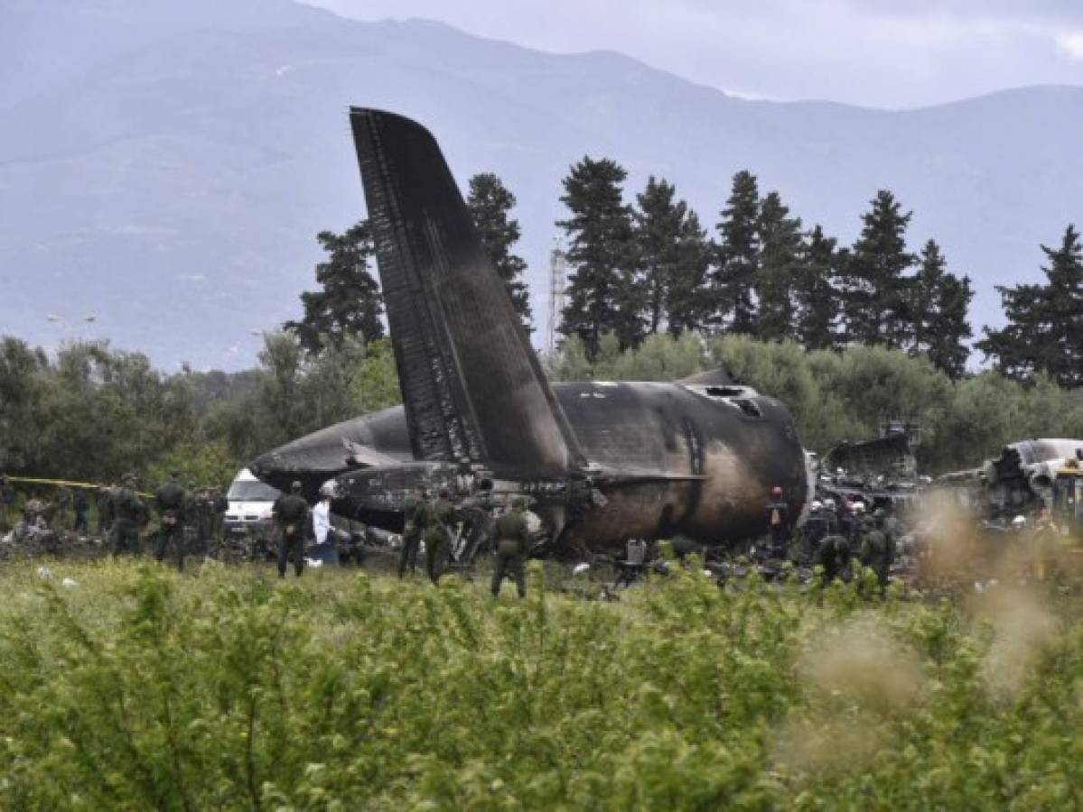 Más de 250 muertos en el accidente de un avión militar en Argelia