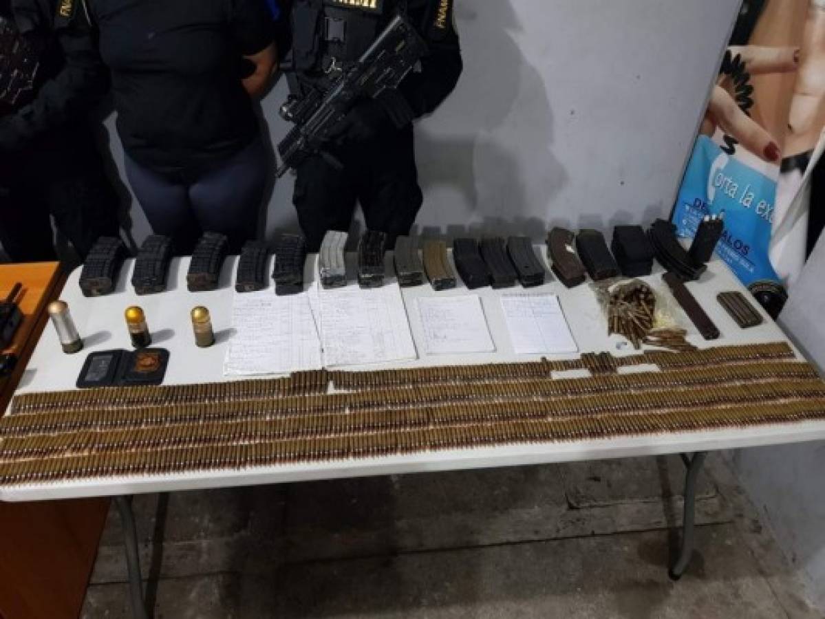 Detienen a administradora y a cabecilla de la pandilla 18 con un arsenal en San Pedro Sula