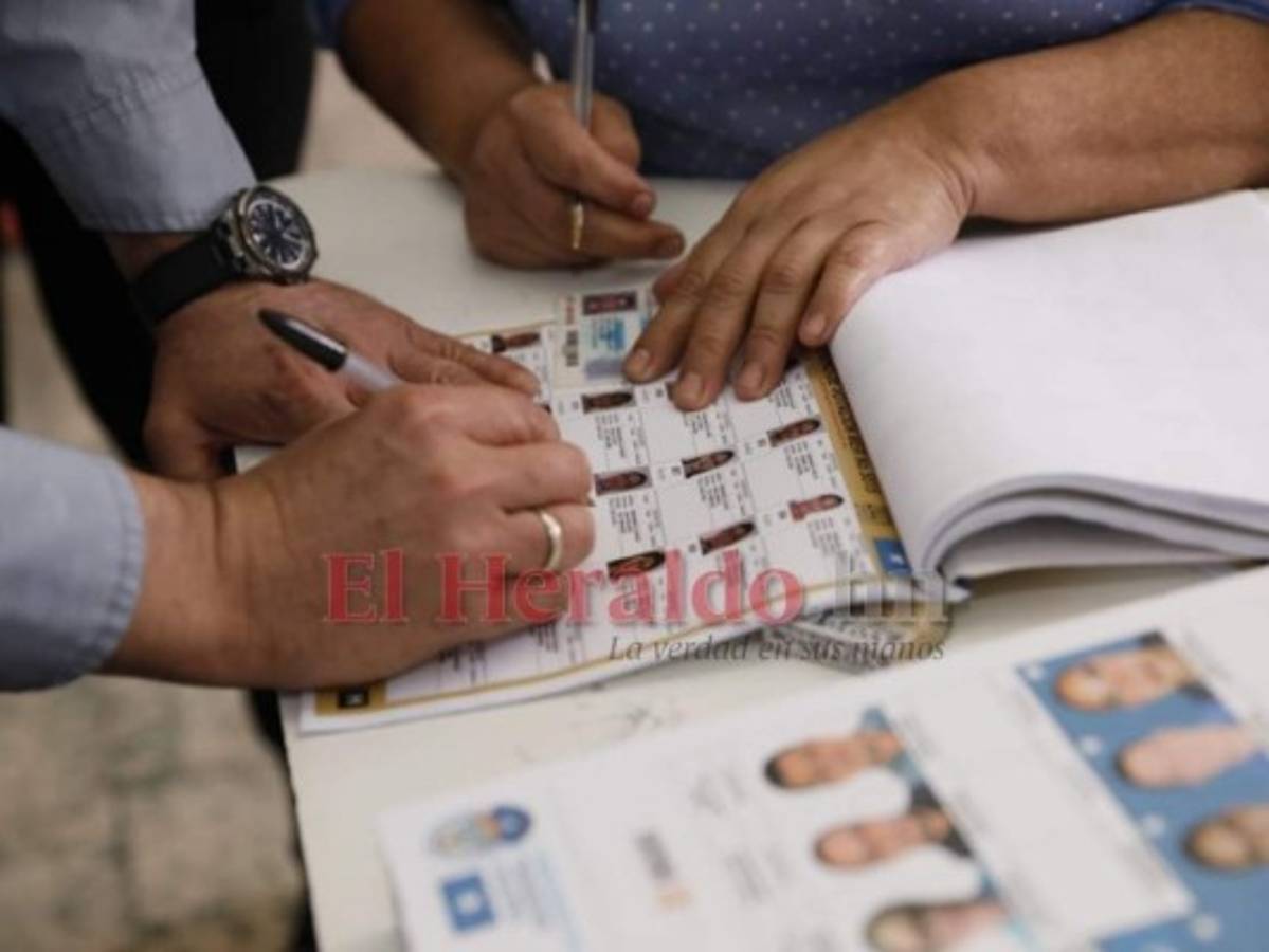 Los documentos electorales son el Censo Electoral, el listado de electores, los cuadernos de votación, las actas, las listas de electores inhabilitados, las certificaciones de resultados y de cualquier otra clase utilizadas en el proceso electoral. Foto: EL HERALDO