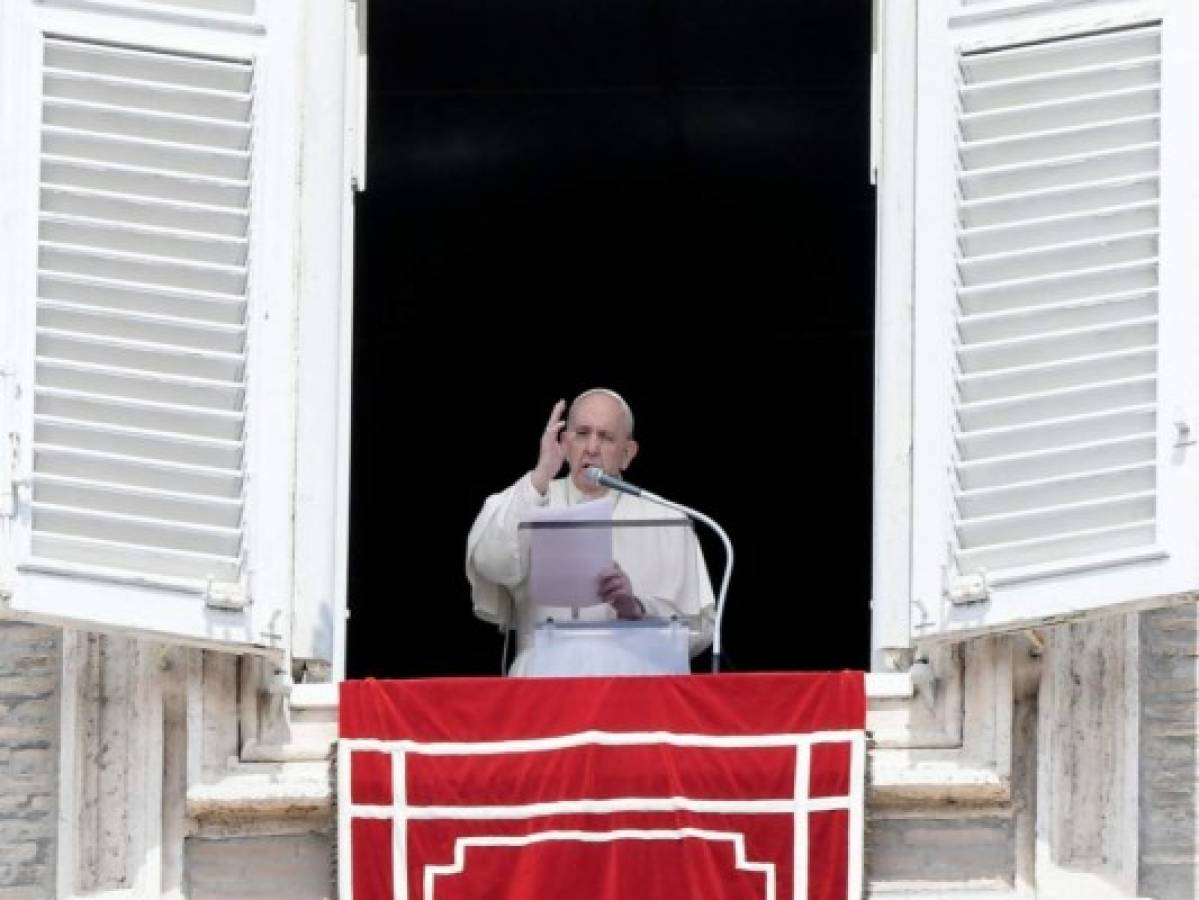 El papa inicia una 'maratón de oración' contra la pandemia