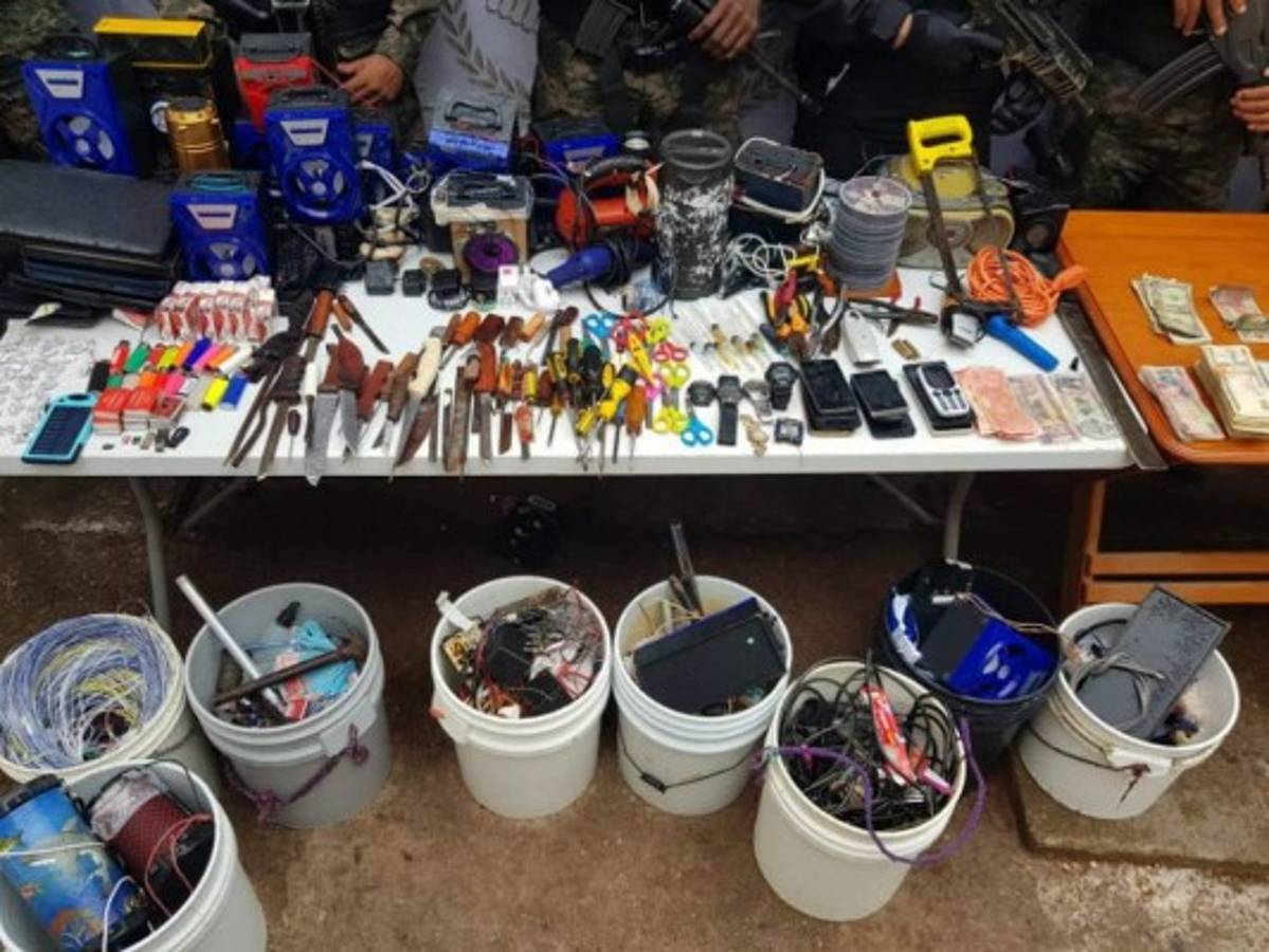 Celulares, cuchillos y 97 mil lempiras decomisan en cárcel de El Porvenir