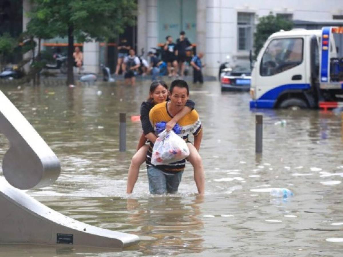 Nuevas inundaciones dejan 21 muertos en el centro de China