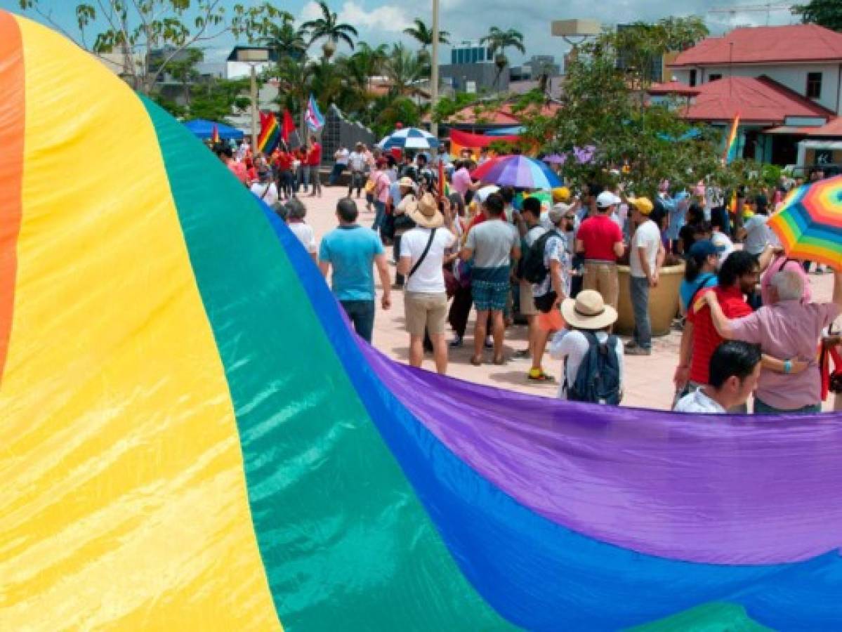 Costa Rica, primer país centroamericano en aceptar matrimonio igualitario
