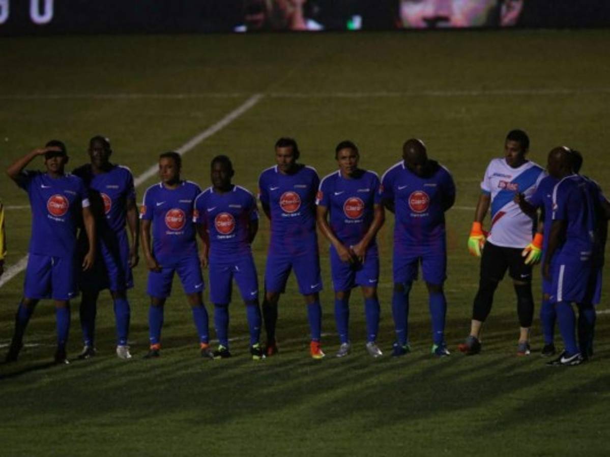 Leyendas del Mundo vencieron 5-2 a Leyendas de Honduras en el Partido por la Paz