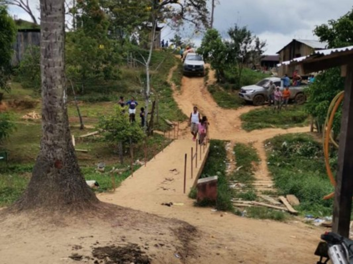 Los accesos son difíciles en las comunidades.