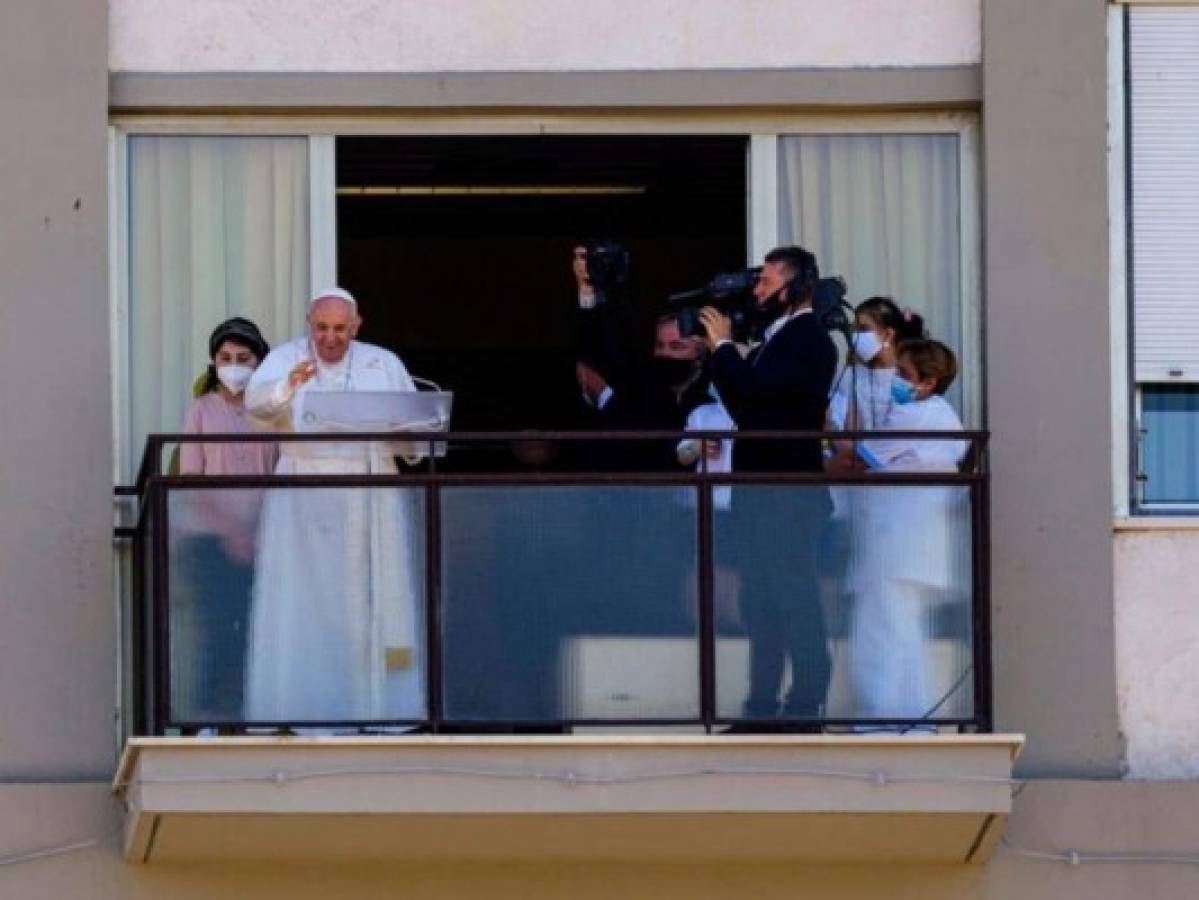 Papa Francisco hace su primera aparición desde su cirugía  