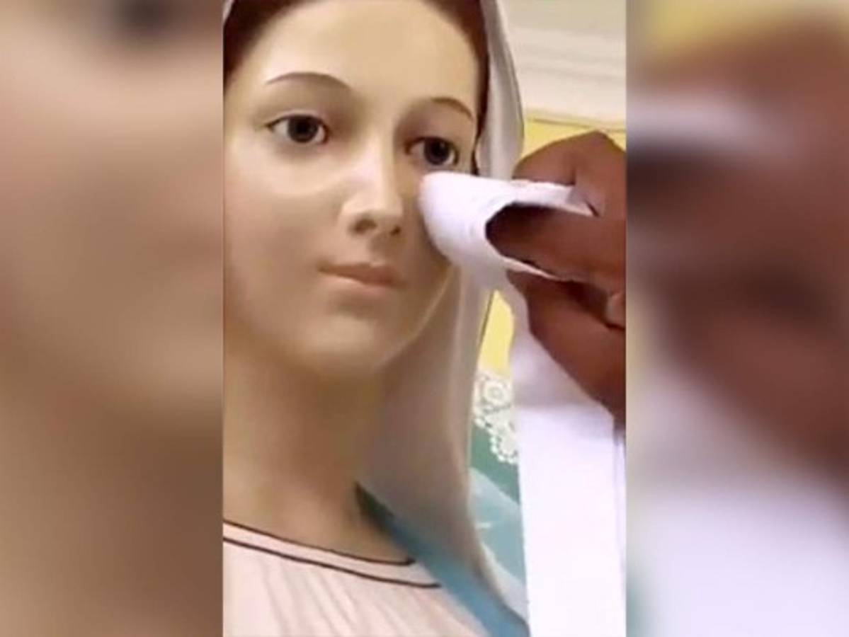 La imagen de la Virgen María en el santuario del campus Santiago Apóstol de la Unicah derramó lágrimas.