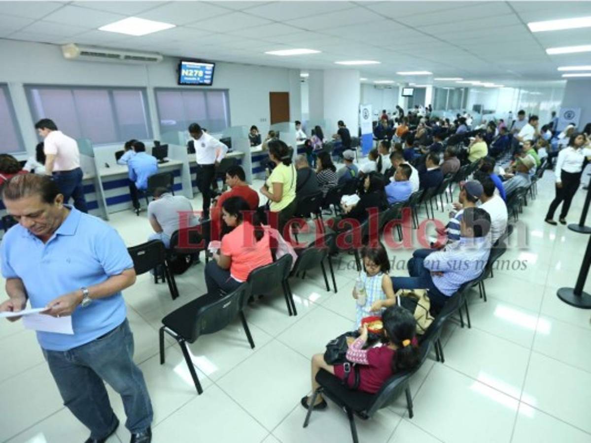 A 8,976.5 millones de dólares sube saldo de la deuda pública externa