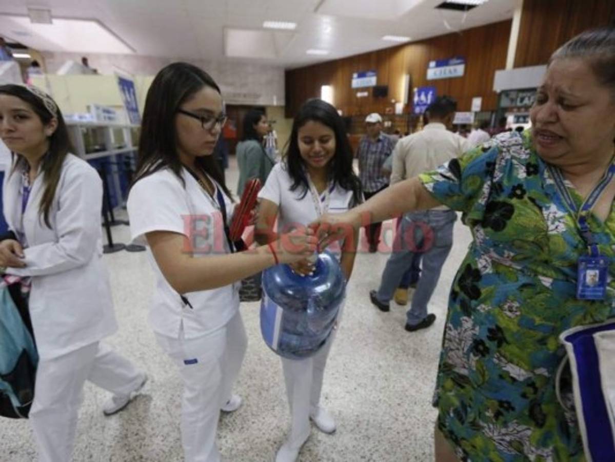 Estudiantes de medicina solicitan apoyo para velar a guardia asesinado   