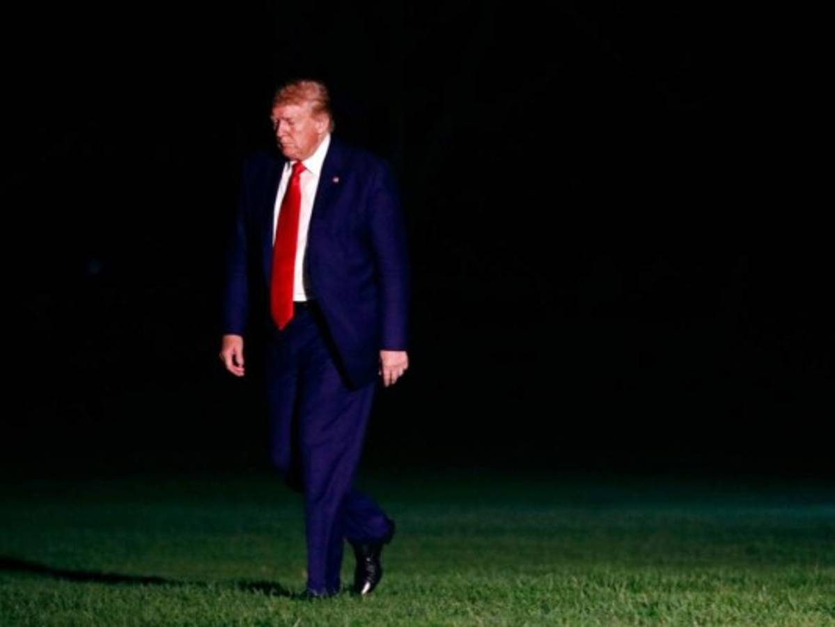 Ordenan entrega registros financieros de Trump a cámara baja