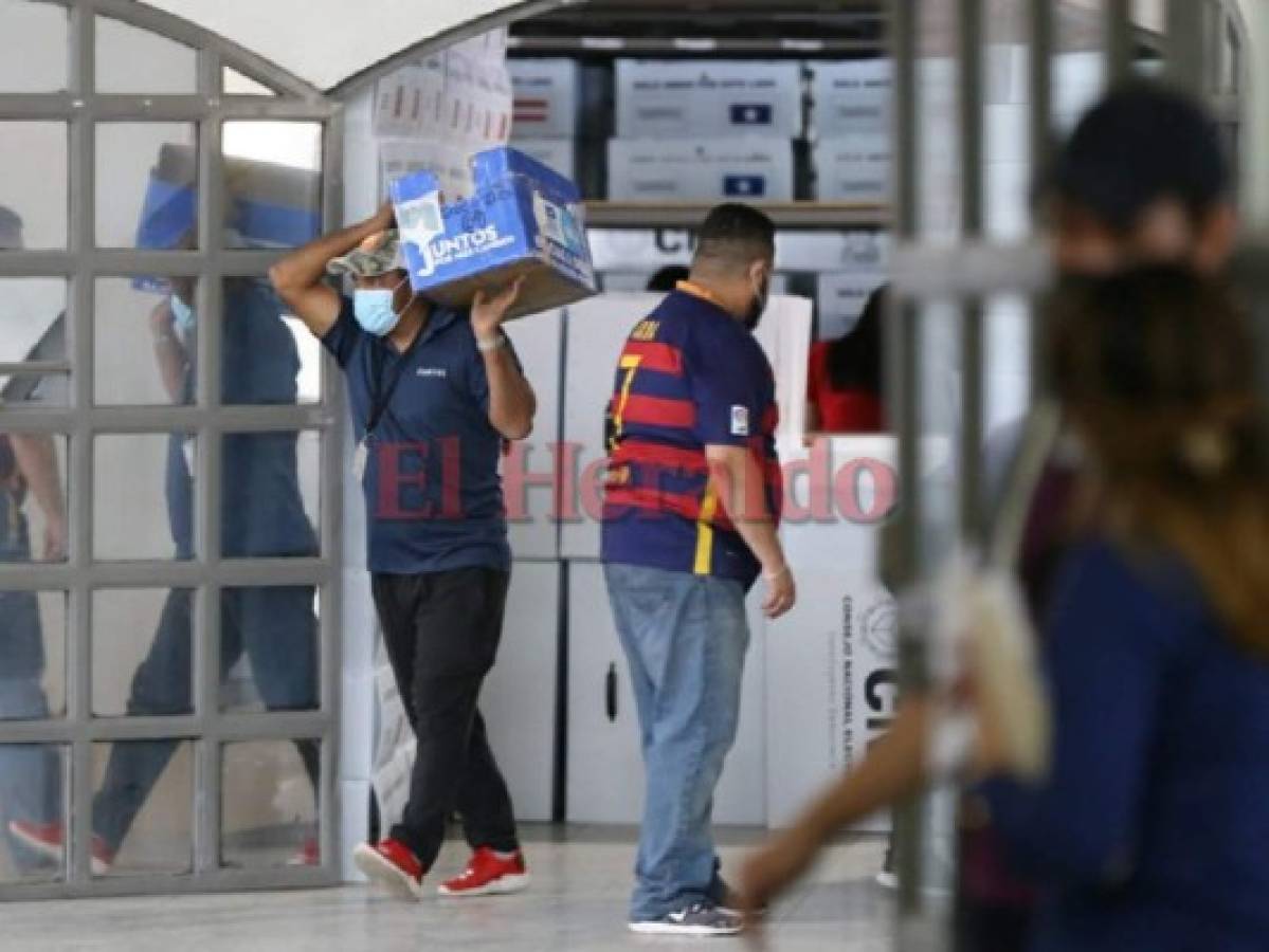 Avanza preparación de maletas electorales para ser distribuidas en diferentes puntos de Honduras (FOTOS)