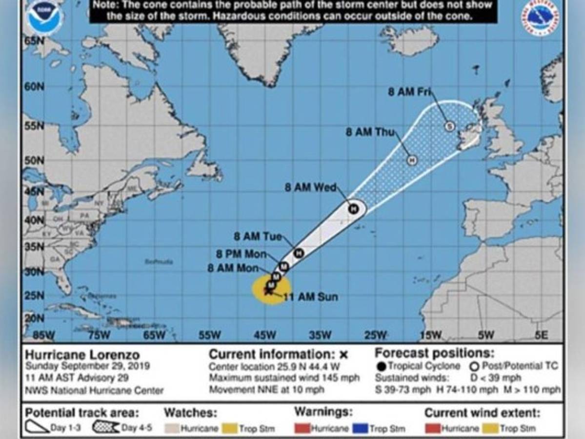 Huracán Lorenzo avanza por el Atlántico, lejos de tierra