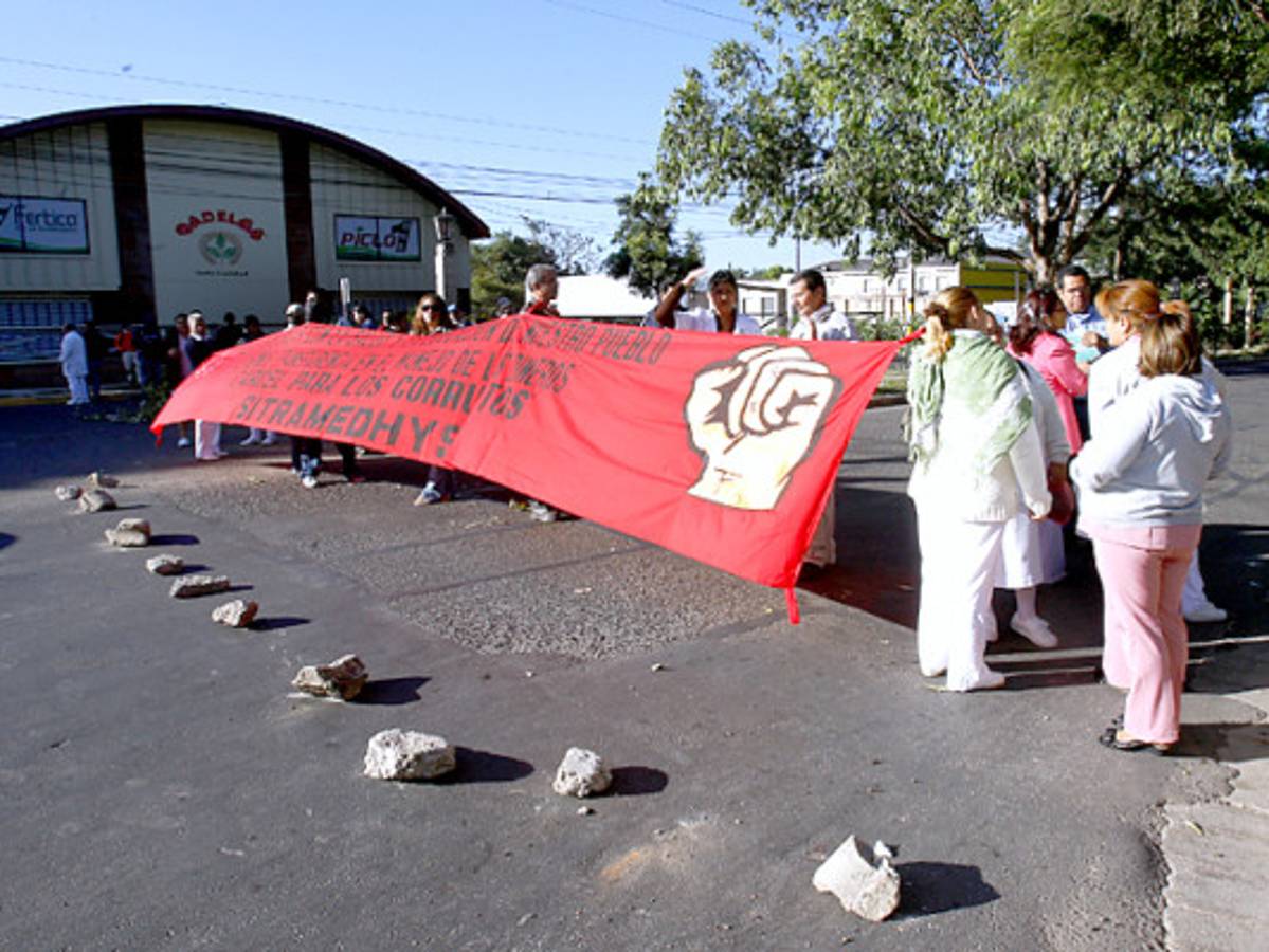Empleados de Salud exigen pago de salarios atrasados
