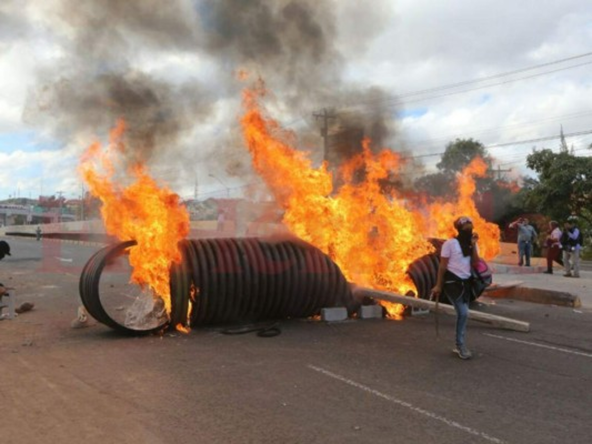 Saqueos y violencia en protesta de la Alianza en la capital de Honduras