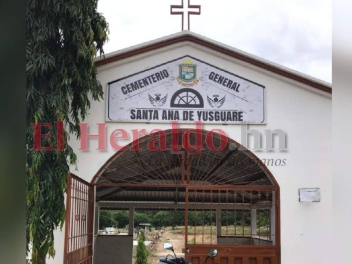 Este es la fachada del cementerio del municipio, hasta donde fue llevado el cuerpo del adulto mayor. Foto: EL HERALDO