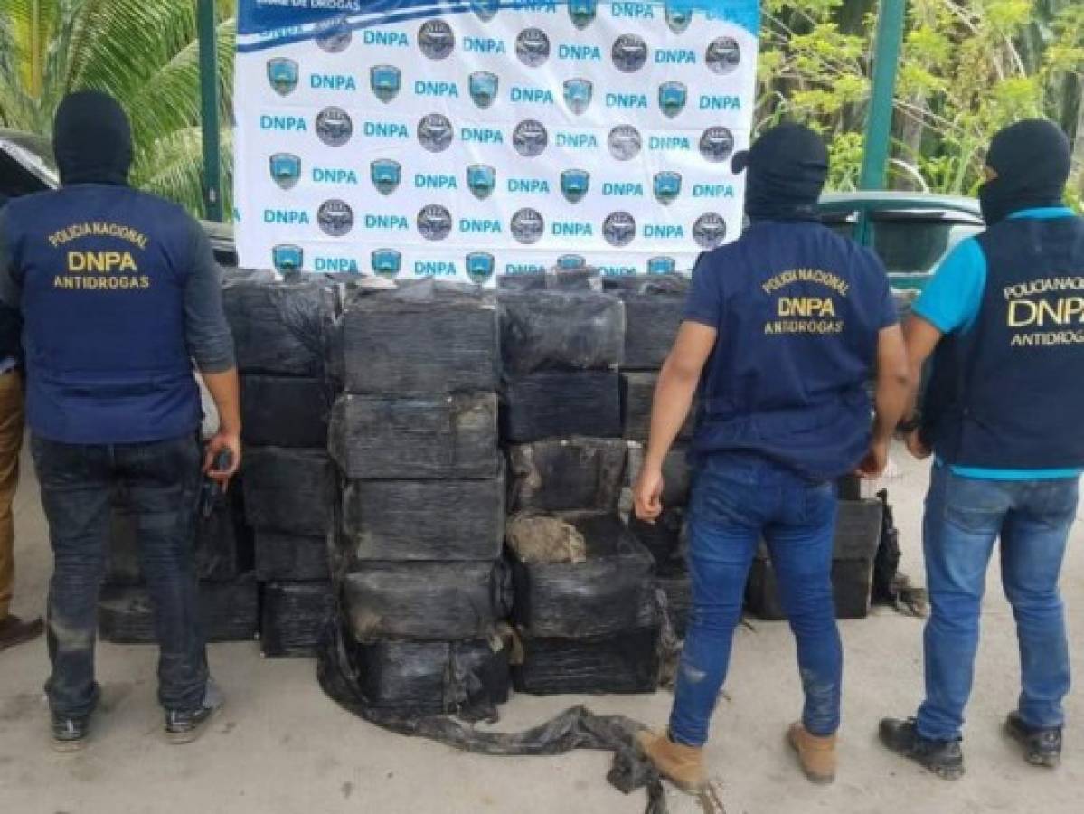 Incautan 1,675 kilos de cocaína en zona montañosa de Iriona, Colón