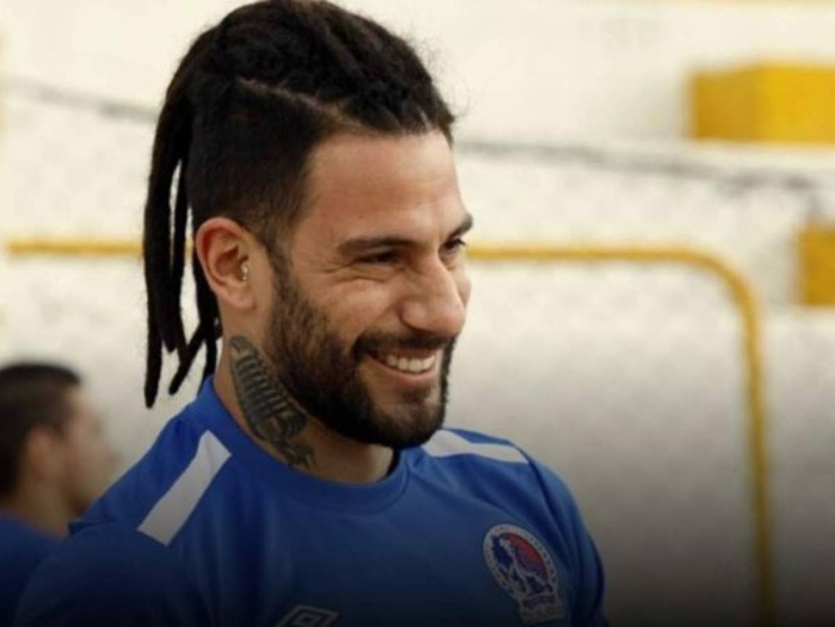 Jonathan Ferrari fue dado de baja del Olimpia por Pedro Troglio