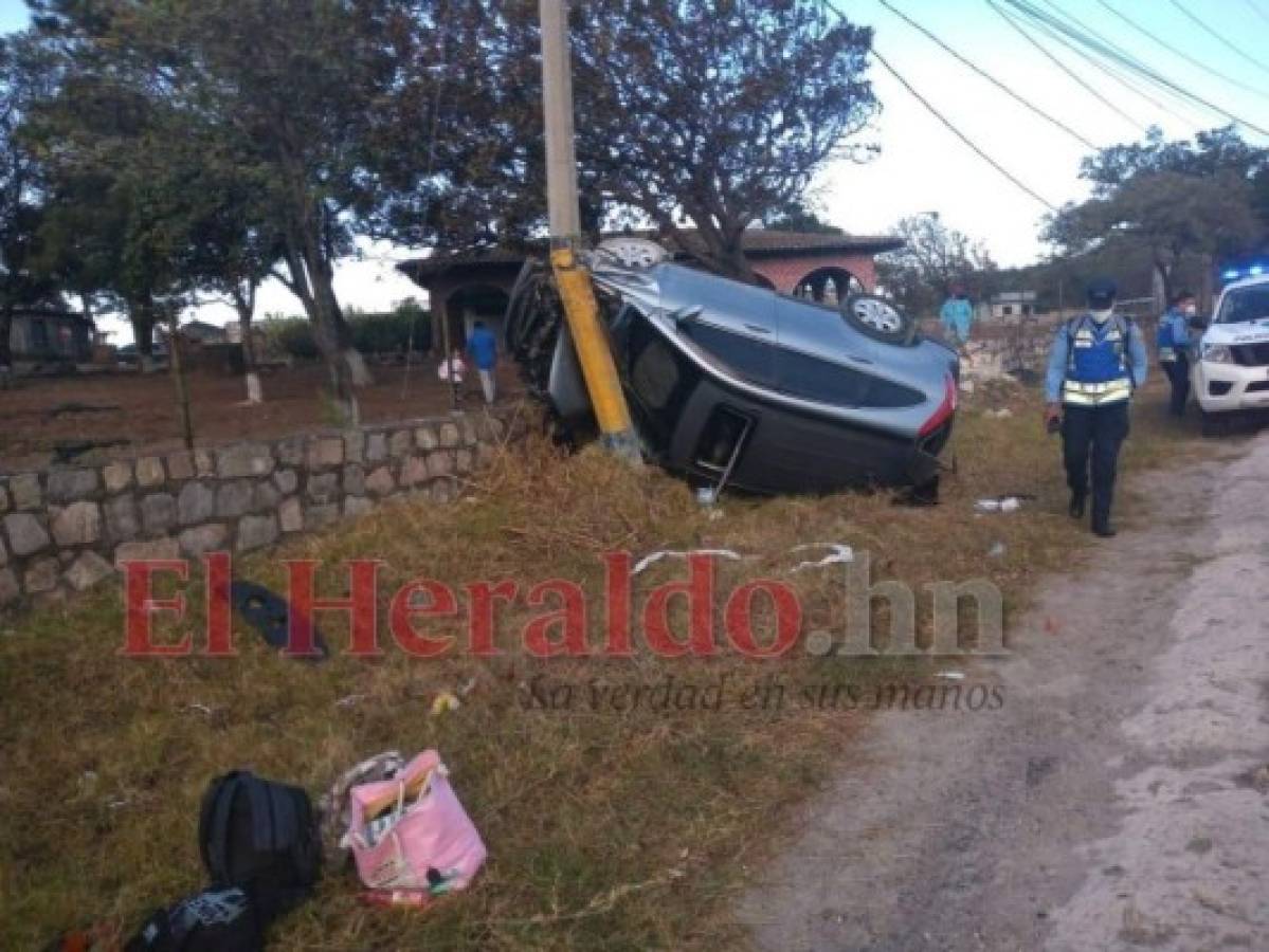 Dos mujeres heridas tras chocar contra poste de luz en Tegucigalpa