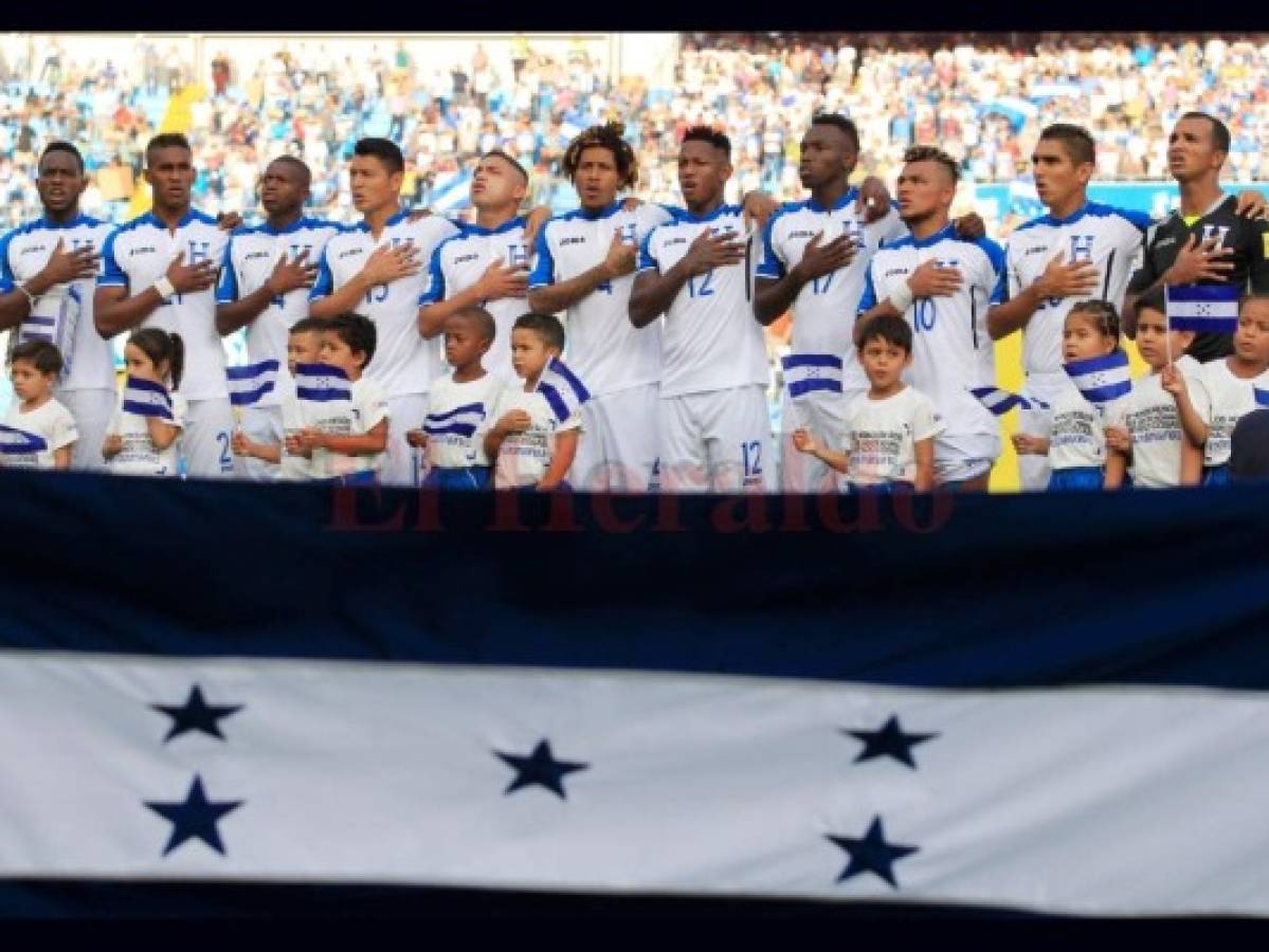 La Selección de Fútbol de Honduras está por el momento en busca de su próximo entrenador oficial.