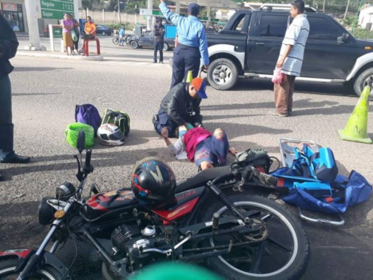 Mujer embarazada se accidenta al caer de moto en colonia Villa Vieja de la capital de Honduras