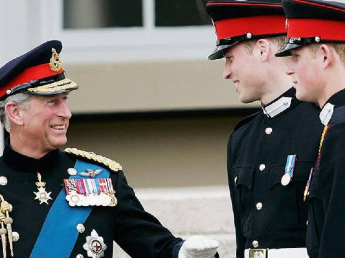 Príncipe Carlos cumple 70 años aún como heredero del trono de Inglaterra