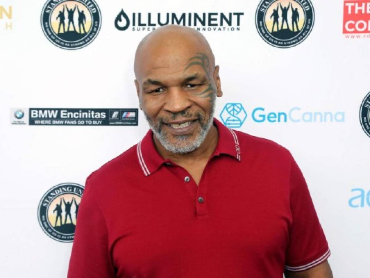 Con 54 años, Tyson regresa para exhibición ante Jones Jr.  