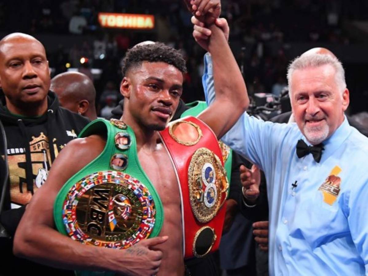 Campeón en peso welter hospitalizado tras accidente