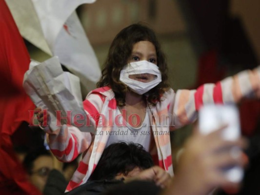 Algarabía en sede de Libre tras resultados preliminares del CNE (FOTOS)