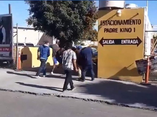 En el hecho tuvo que intervenir la Policía Antimotines apostada en frontera para evitar que el chico siguiera sufriendo golpes.