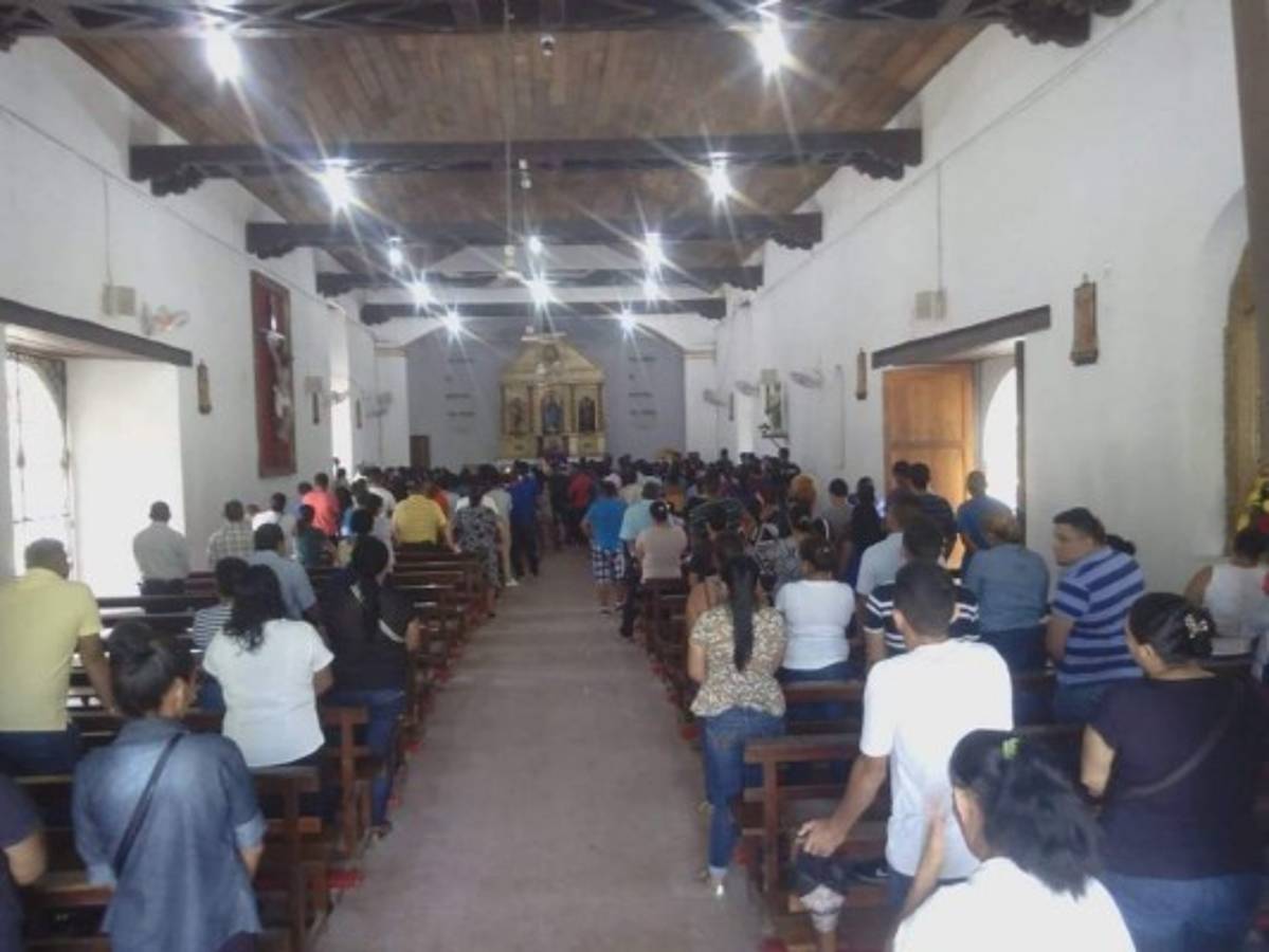 Multitudinario entierro de militar muerto durante enfrentamiento con pandilleros en Chamelecón