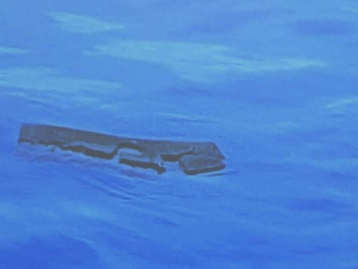 Hallan restos de avión flotando donde desapareció aeronave chilena