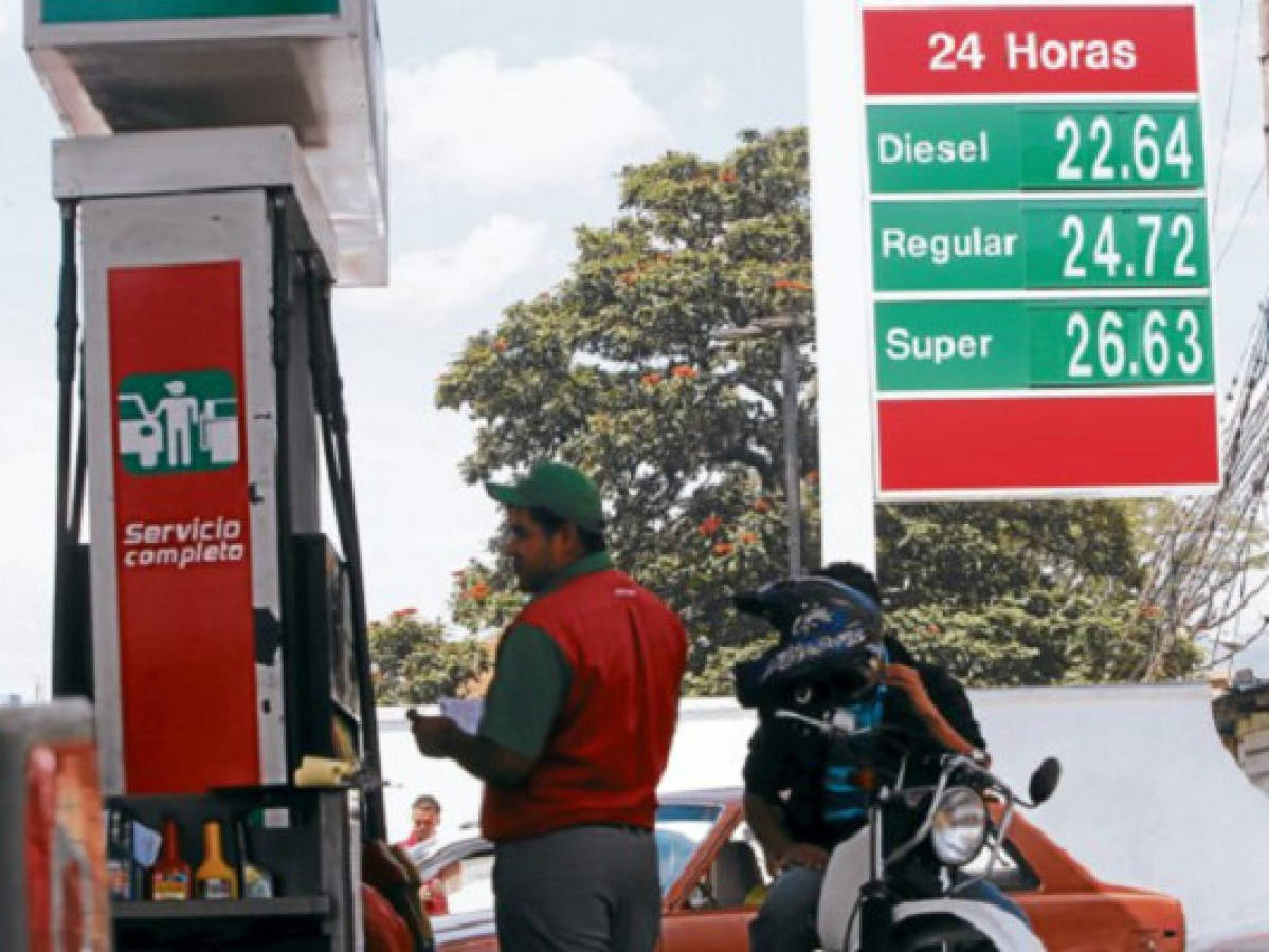 Petróleo baja, pero gasolina aumentará en Honduras