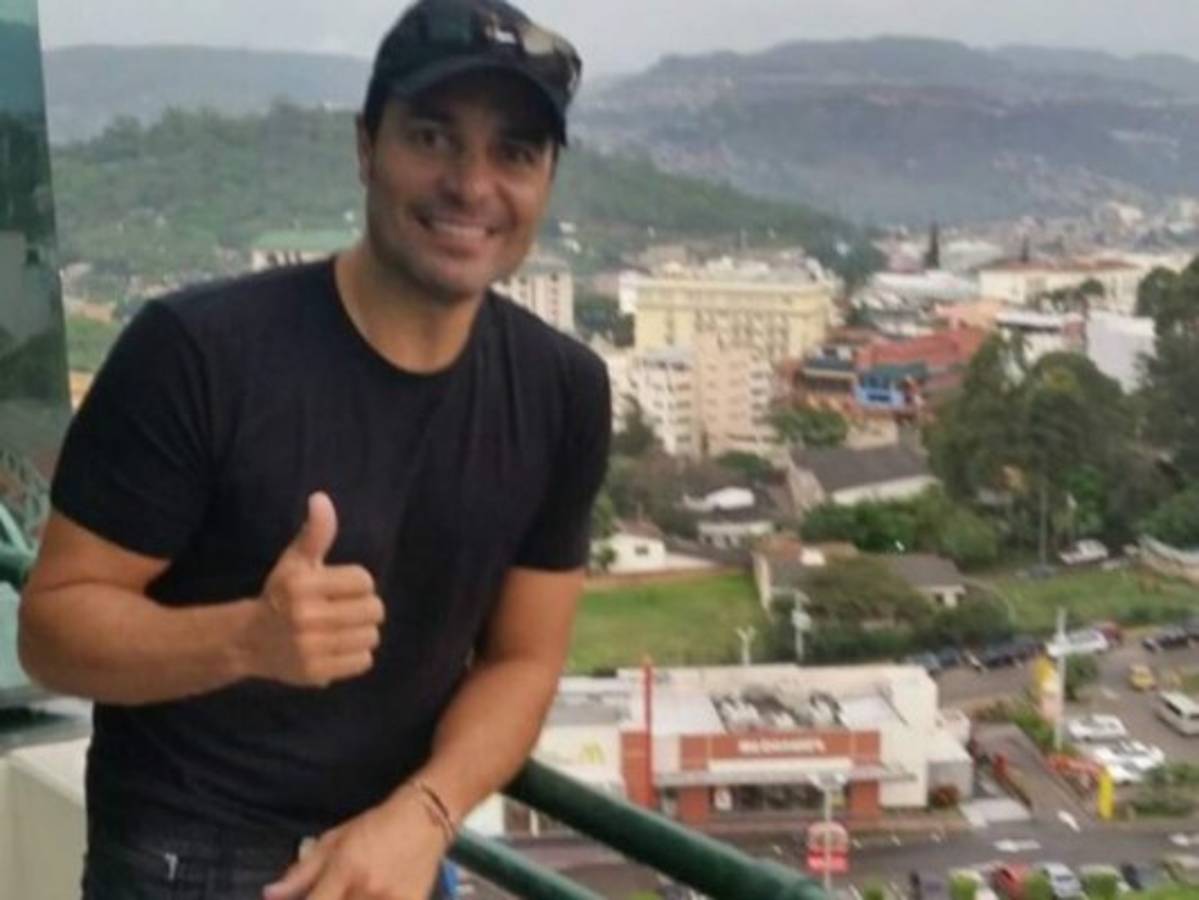 Chayanne y su hijo presumen su musculoso cuerpo