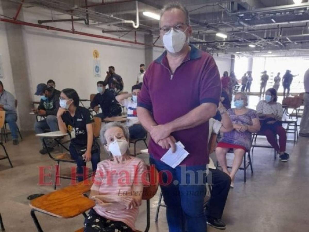 Ligia Martínez Ordóñez, la hondureña de 88 años que decidió ser voluntaria del cruce de vacunas  