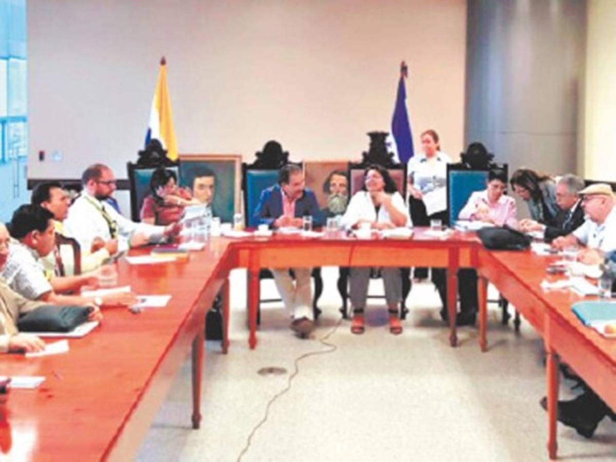 Autoridades de la UNAH trabajan a todo vapor en reprogramación
