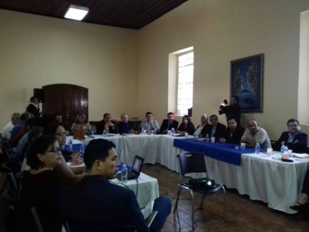 Comisión del Congreso Nacional sostiene reuniones con otros actores involucrados en crisis de la UNAH