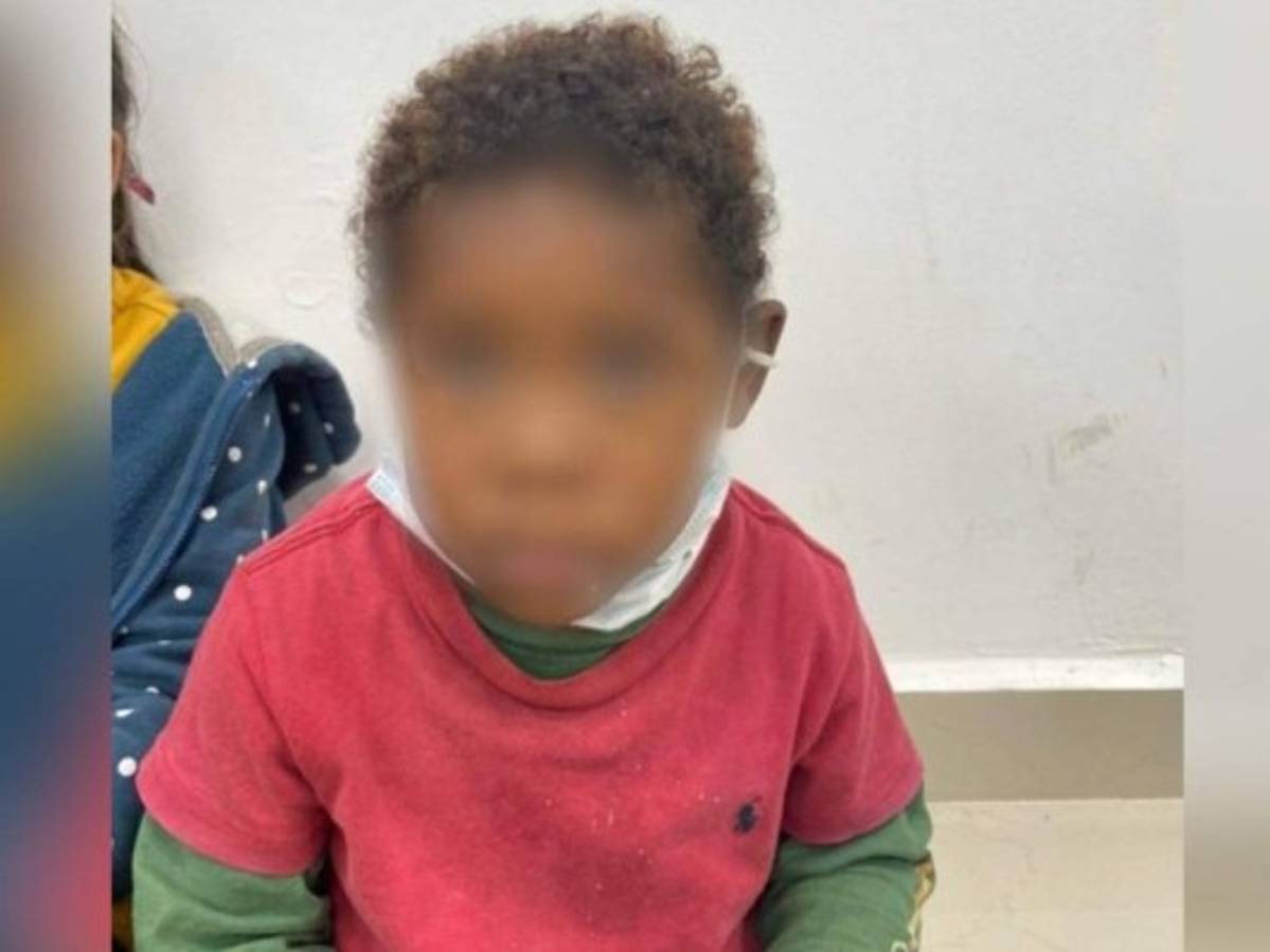 México: Rescatan a niño hondureño de cuatro años que viajaba solo hacia Estados Unidos