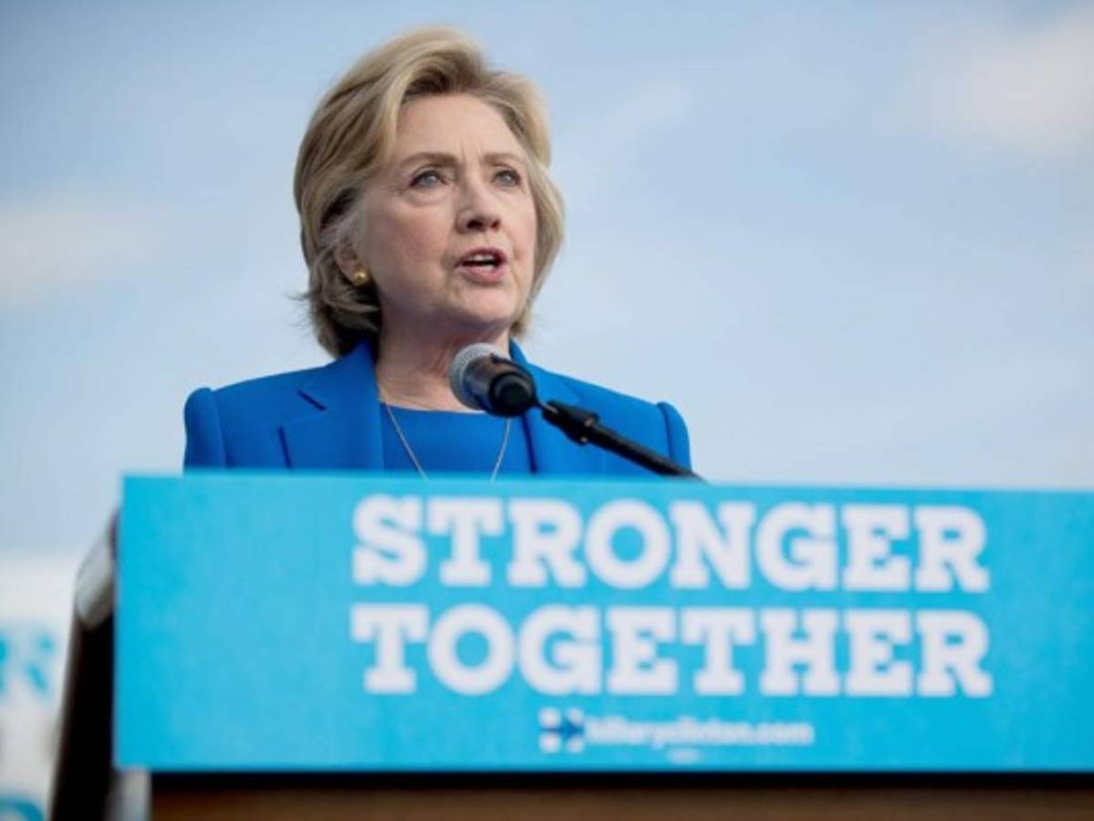 Hillary Clinton: es 'aterrador' que Trump 'prefiera' a Putin en lugar de Obama