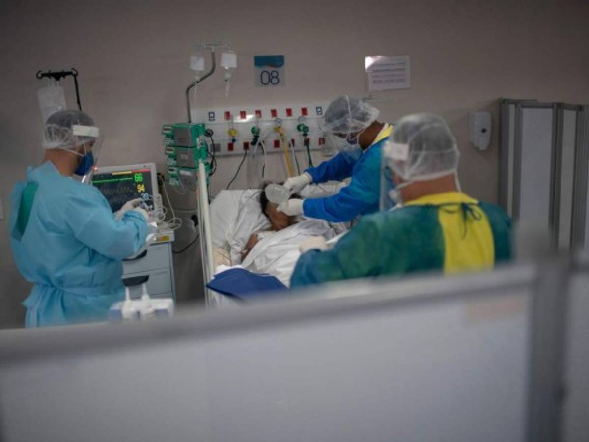 Pandemia de coronavirus está 'empeorando' en el mundo, advierte OMS